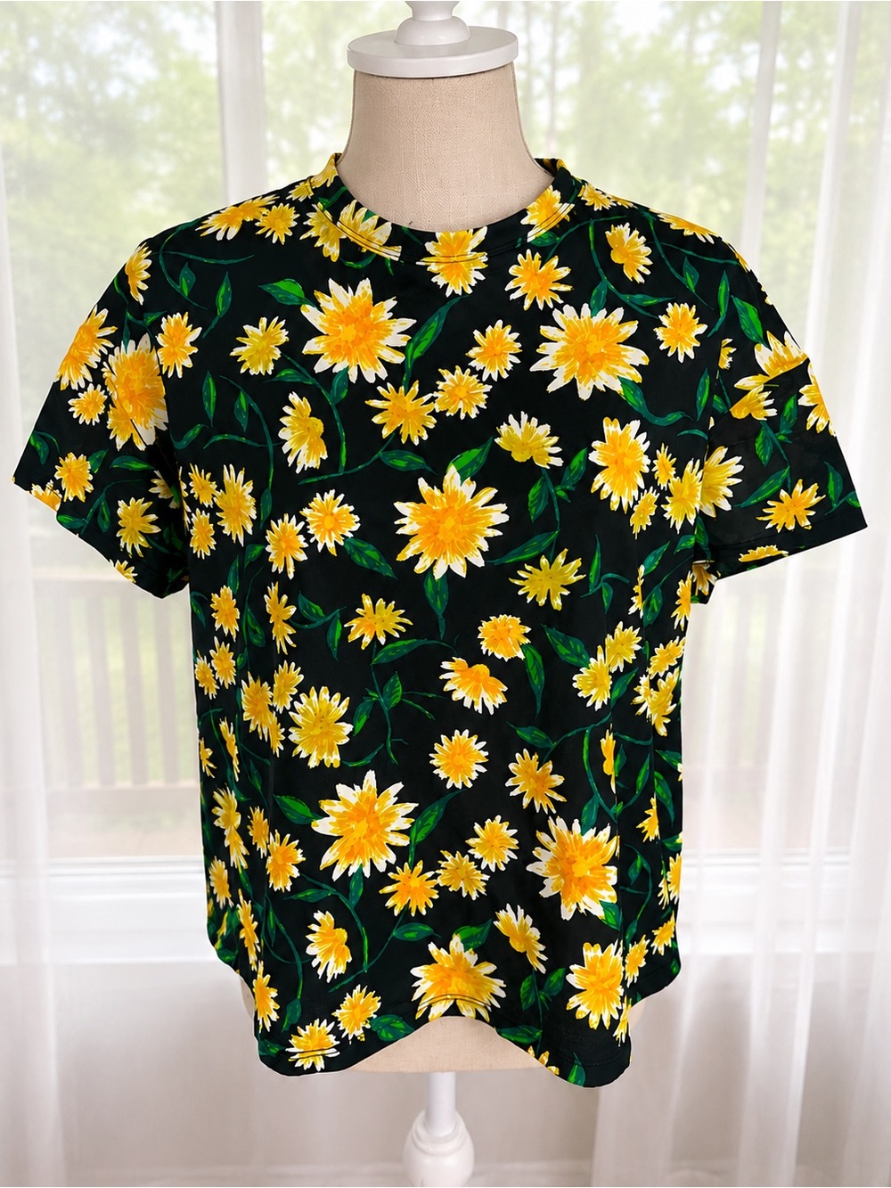 NWT Zara Black Yellow Daisy Floral Print Top Size Small - Picture 2 of 9
